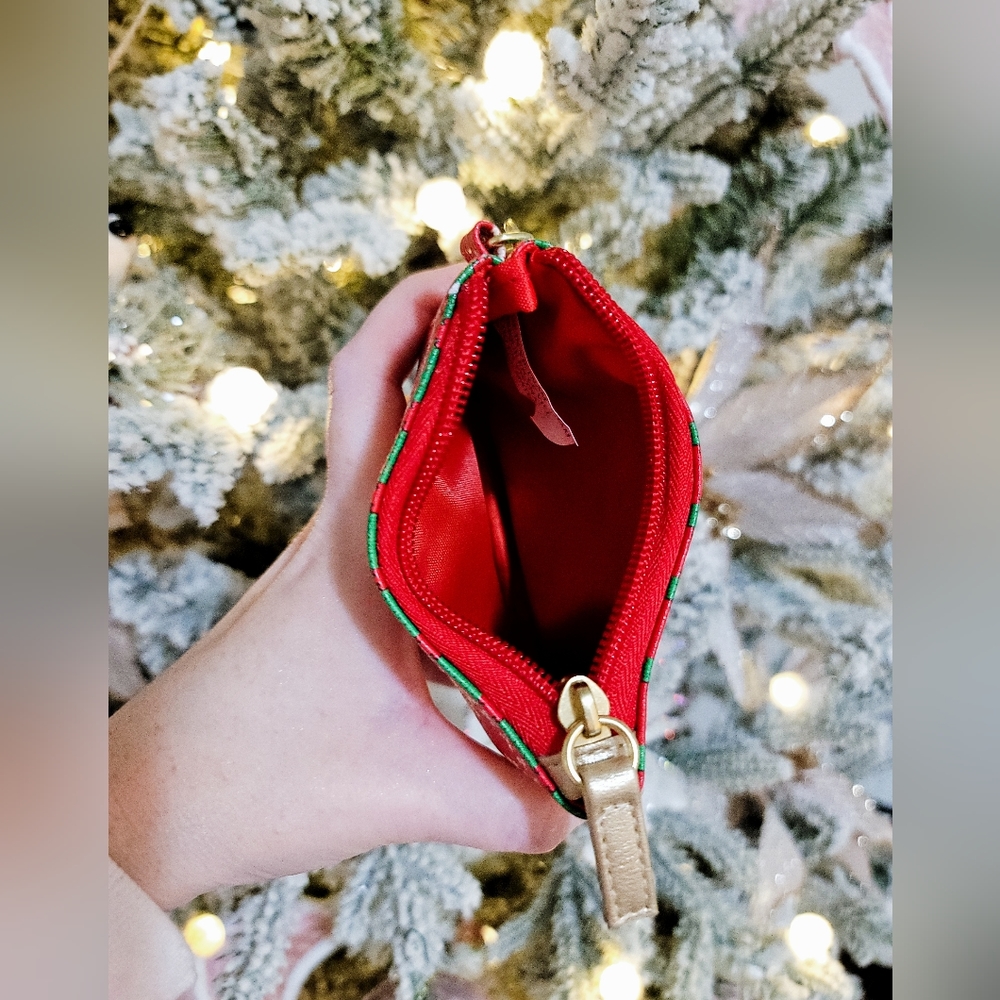 Super cute Coin Purse deere and snowflake. Red/Green 3 & half in W & 4 & half L - Picture 3 of 7